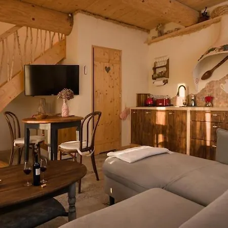 Lejlighed Comfortable With Terrace, Close To *