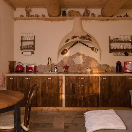 Comfortable With Terrace, Close To Lejlighed