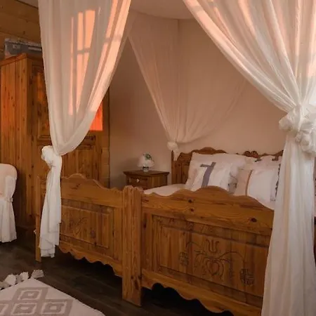 Lejlighed Comfortable With Terrace, Close To